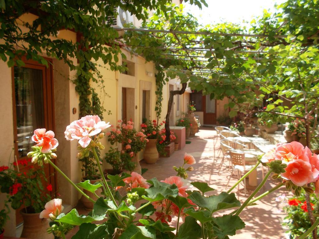 ארכנס Villa Orestis מראה חיצוני תמונה